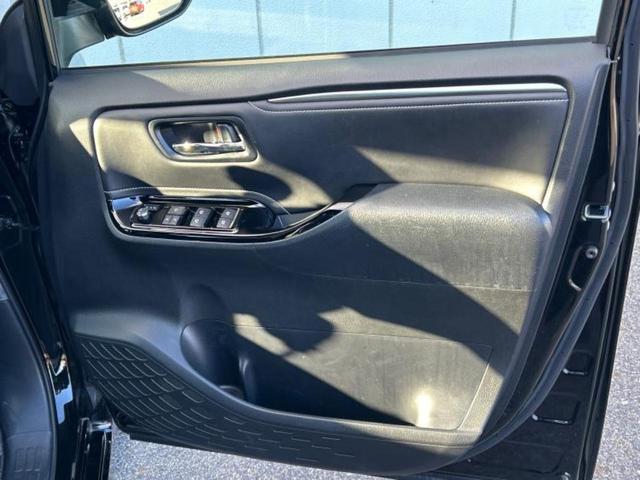 エスクァイア Xi 保証書/純正 9インチ SDナビ/フリップダウンモニター 純正 12.1インチ/トヨタセーフティセンス/両側電動スライドドア/車線逸脱防止支援システム/パーキングアシスト バックガイド バックカメラ(22枚目)