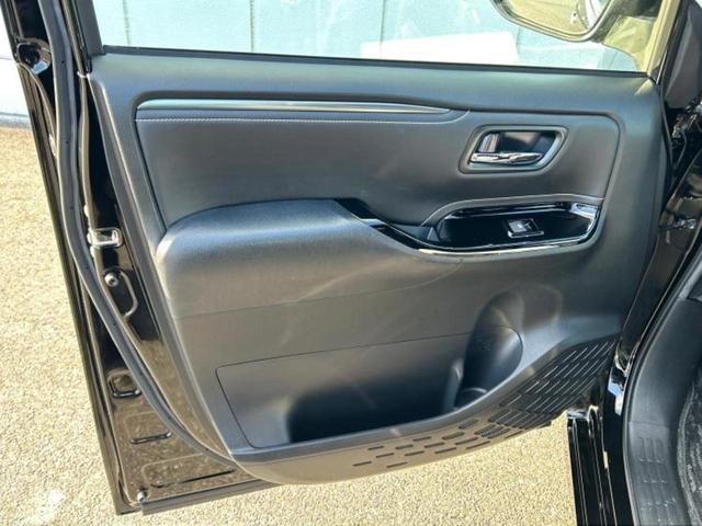 エスクァイア Xi 保証書/純正 9インチ SDナビ/フリップダウンモニター 純正 12.1インチ/トヨタセーフティセンス/両側電動スライドドア/車線逸脱防止支援システム/パーキングアシスト バックガイド バックカメラ(24枚目)