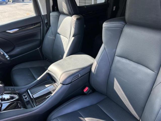 アルファード S Cパッケージ 新品タイヤ/サンルーフ/モデリスタエアロ/保証書/ディスプレイオーディオ+ナビ9インチ/フリップダウンモニター 純正 12.1インチ/トヨタセーフティセンス/両側電動スライドドア 衝突被害軽減システム(7枚目)