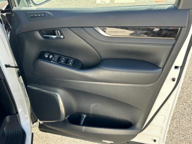 アルファード S Cパッケージ 新品タイヤ/サンルーフ/モデリスタエアロ/保証書/ディスプレイオーディオ+ナビ9インチ/フリップダウンモニター 純正 12.1インチ/トヨタセーフティセンス/両側電動スライドドア 衝突被害軽減システム(22枚目)