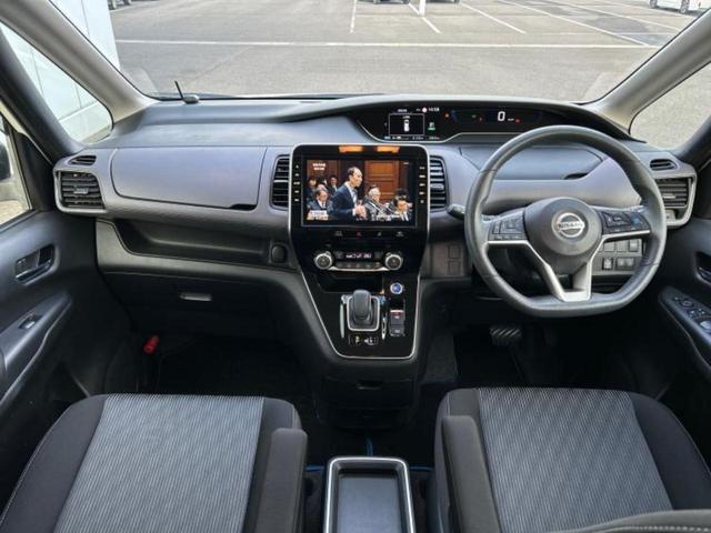 セレナ eパワーハイウェイスターV 新品タイヤ/保証書/純正 10インチ SDナビ/インテリジェントルームミラー/エマージェンシーブレーキ/両側電動スライドドア/アラウンドビューモニター/車線逸脱防止支援システム/プロパイロット ETC(41枚目)