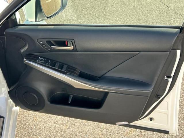 IS IS300hバージョンL サンルーフ/保証書/純正 10.3インチ メモリーナビ/プリクラッシュセーフティ/エアーシート 前席/車線逸脱防止支援システム/シート フルレザー/ドライブレコーダー 前後/ヘッドランプ LED(19枚目)