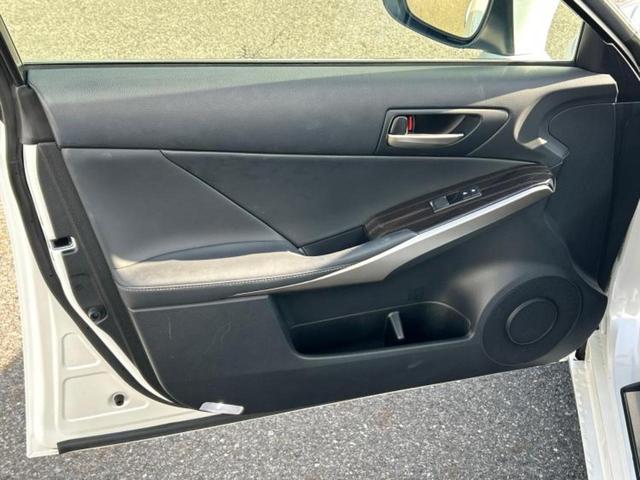 IS IS300hバージョンL サンルーフ/保証書/純正 10.3インチ メモリーナビ/プリクラッシュセーフティ/エアーシート 前席/車線逸脱防止支援システム/シート フルレザー/ドライブレコーダー 前後/ヘッドランプ LED(21枚目)