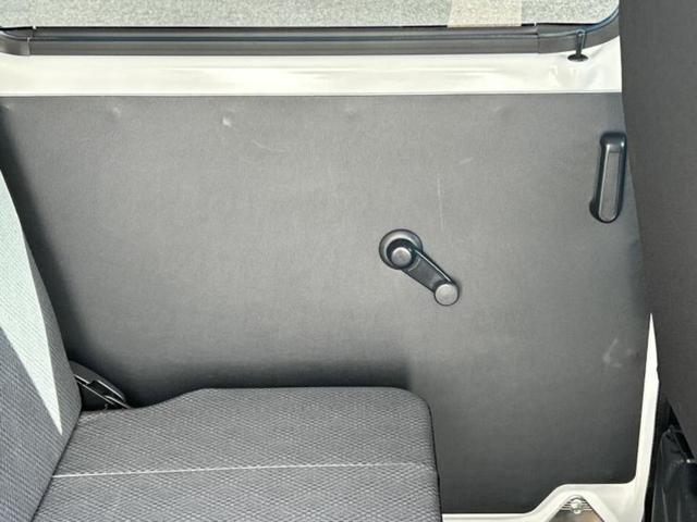 ハイゼットカーゴ スペシャル　保証書／ＥＴＣ／ＥＢＤ付ＡＢＳ／横滑り防止装置／アイドリングストップ／エアバッグ　運転席／エアバッグ　助手席／パワーステアリング／オートライト／マニュアルエアコン／取扱説明書／ユーザー買取車（23枚目）