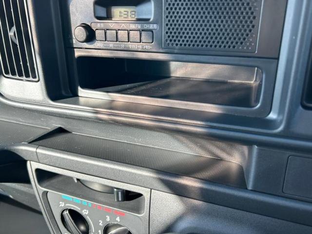 ハイゼットカーゴ スペシャル　保証書／ＥＴＣ／ＥＢＤ付ＡＢＳ／横滑り防止装置／アイドリングストップ／エアバッグ　運転席／エアバッグ　助手席／パワーステアリング／オートライト／マニュアルエアコン／取扱説明書／ユーザー買取車（29枚目）