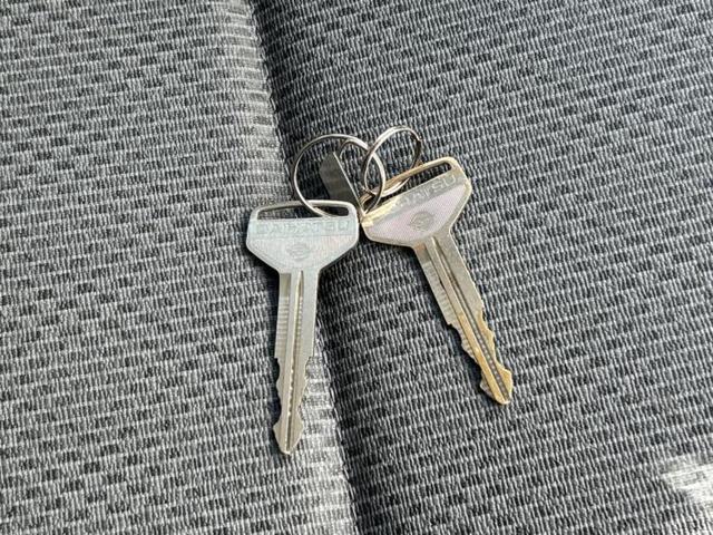 ハイゼットカーゴ スペシャル　保証書／ＥＴＣ／ＥＢＤ付ＡＢＳ／横滑り防止装置／アイドリングストップ／エアバッグ　運転席／エアバッグ　助手席／パワーステアリング／オートライト／マニュアルエアコン／取扱説明書／ユーザー買取車（40枚目）