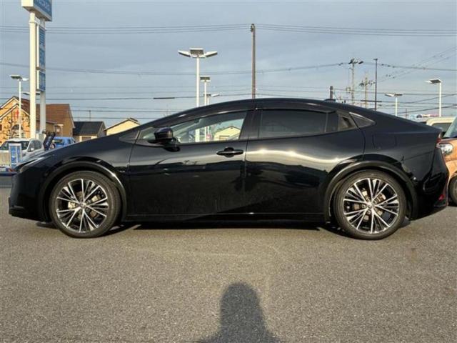 プリウス Ｚ　ガラスルーフ／保証書／ディスプレイオーディオ＋ナビ１２．３インチ／デジタルインナーミラー／トヨタセーフティセンス／シートヒーター　前席／パノラミックビューモニター／車線逸脱防止支援システム　電動シート（2枚目）