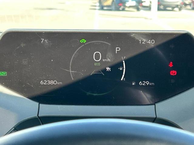 プリウス Ｚ　ガラスルーフ／保証書／ディスプレイオーディオ＋ナビ１２．３インチ／デジタルインナーミラー／トヨタセーフティセンス／シートヒーター　前席／パノラミックビューモニター／車線逸脱防止支援システム　電動シート（12枚目）