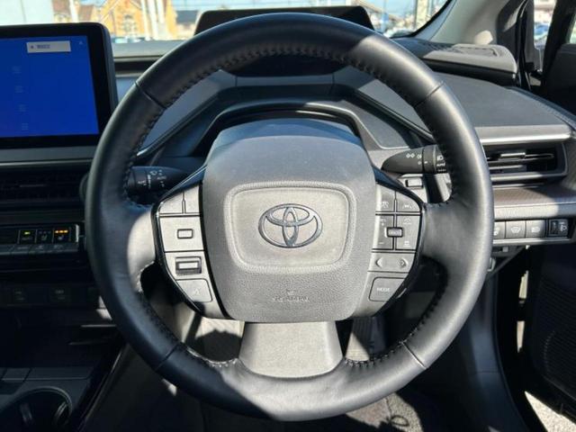 プリウス Ｚ　ガラスルーフ／保証書／ディスプレイオーディオ＋ナビ１２．３インチ／デジタルインナーミラー／トヨタセーフティセンス／シートヒーター　前席／パノラミックビューモニター／車線逸脱防止支援システム　電動シート（13枚目）