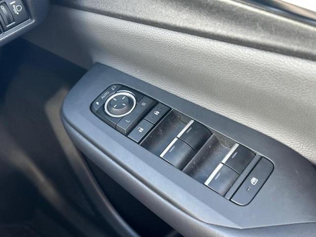 プリウス Ｚ　ガラスルーフ／保証書／ディスプレイオーディオ＋ナビ１２．３インチ／デジタルインナーミラー／トヨタセーフティセンス／シートヒーター　前席／パノラミックビューモニター／車線逸脱防止支援システム　電動シート（20枚目）