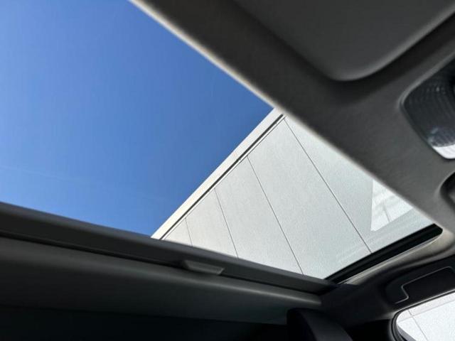 プリウス Ｚ　ガラスルーフ／保証書／ディスプレイオーディオ＋ナビ１２．３インチ／デジタルインナーミラー／トヨタセーフティセンス／シートヒーター　前席／パノラミックビューモニター／車線逸脱防止支援システム　電動シート（23枚目）