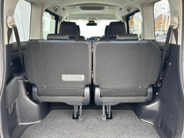 ヴォクシー ＺＳキラメキ　新品タイヤ／保証書／社外　１０インチ　ＳＤナビ／トヨタセーフティセンス／両側電動スライドドア／車線逸脱防止支援システム／ヘッドランプ　ＬＥＤ／Ｂｌｕｅｔｏｏｔｈ接続／ＥＴＣ／ＥＢＤ付ＡＢＳ　ＤＶＤ再生（20枚目）