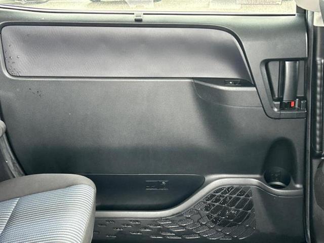 ヴォクシー ＺＳキラメキ　新品タイヤ／保証書／社外　１０インチ　ＳＤナビ／トヨタセーフティセンス／両側電動スライドドア／車線逸脱防止支援システム／ヘッドランプ　ＬＥＤ／Ｂｌｕｅｔｏｏｔｈ接続／ＥＴＣ／ＥＢＤ付ＡＢＳ　ＤＶＤ再生（25枚目）