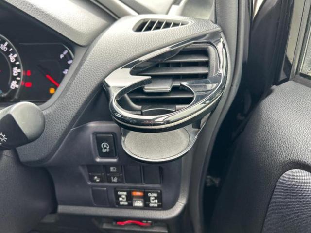 ヴォクシー ＺＳキラメキ　新品タイヤ／保証書／社外　１０インチ　ＳＤナビ／トヨタセーフティセンス／両側電動スライドドア／車線逸脱防止支援システム／ヘッドランプ　ＬＥＤ／Ｂｌｕｅｔｏｏｔｈ接続／ＥＴＣ／ＥＢＤ付ＡＢＳ　ＤＶＤ再生（40枚目）