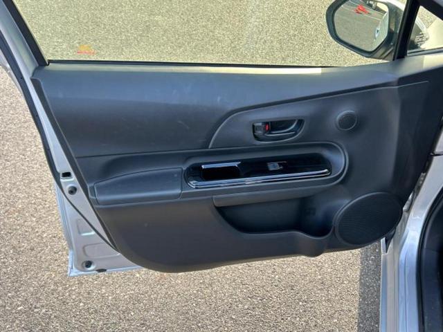 アクア Sスタイルブラック 保証書/純正 SDナビ/トヨタセーフティセンス/車線逸脱防止支援システム/ドライブレコーダー 社外/ヘッドランプ LED/Bluetooth接続/ETC/EBD付ABS/横滑り防止装置 バックカメラ(12枚目)