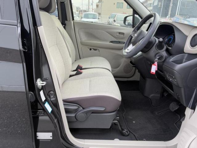 デイズ Ｓ　保証書／エマージェンシーブレーキ／ＥＢＤ付ＡＢＳ／横滑り防止装置／衝突安全ボディ／パワーウインドウ／キーレス／パワーステアリング／オートライト／ハイビームアシスト／盗難防止システム／マニュアルエアコン（4枚目）