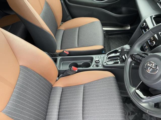 ヤリスクロス ４ＷＤハイブリッドＺアドベンチャー　保証書／ディスプレイオーディオ＋ナビ８インチ／トヨタセーフティセンス／シートヒーター／パノラミックビューモニター／車線逸脱防止支援システム／シート　ハーフレザー／電動バックドア　リフトアップ　４ＷＤ（4枚目）