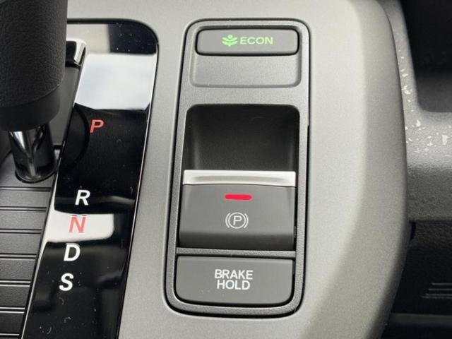 フリード クロスター　保証書／純正　８インチ　ナビ／ホンダセンシング／両側電動スライドドア／シートヒーター　前席／車線逸脱防止支援システム／登録済未使用車／ヘッドランプ　ＬＥＤ／Ｂｌｕｅｔｏｏｔｈ接続／ＥＢＤ付ＡＢＳ（37枚目）