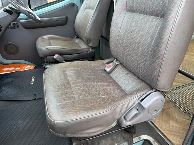 アトラスロコ キッチンカー仕様　８ナンバー加工車登録　ステンＷシンク　給水電動ポンプ　給排水タンク　換気扇　１２０ｃｍＬＥＤライト２灯　１００Ｖコンセント　ステン棚　スチールメッシュ棚　外部１００Ｖ入電防水ＢＯＸ　室内ウオークスルー（38枚目）
