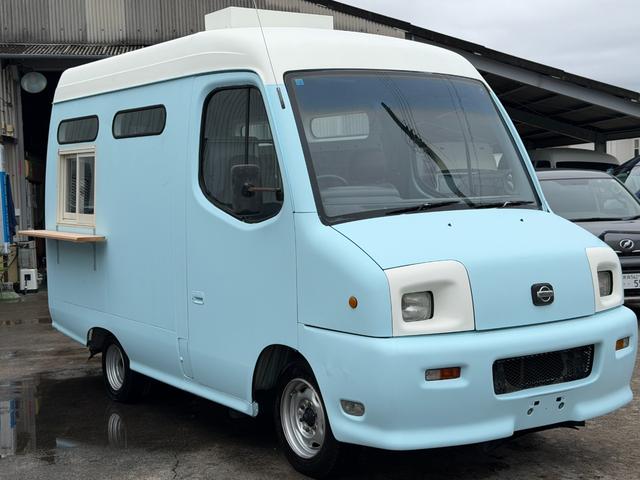 アトラスロコ キッチンカー仕様　８ナンバー加工車登録　ステンＷシンク　給水電動ポンプ　給排水タンク　換気扇　１２０ｃｍＬＥＤライト２灯　１００Ｖコンセント　ステン棚　スチールメッシュ棚　外部１００Ｖ入電防水ＢＯＸ　室内ウオークスルー（50枚目）