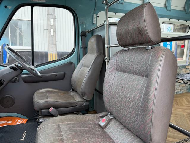 アトラスロコ キッチンカー仕様　８ナンバー加工車登録　ステンＷシンク　給水電動ポンプ　給排水タンク　換気扇　１２０ｃｍＬＥＤライト２灯　１００Ｖコンセント　ステン棚　スチールメッシュ棚　外部１００Ｖ入電防水ＢＯＸ　室内ウオークスルー（74枚目）