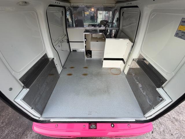 ハイゼットカーゴ キッチンカー仕様４ＷＤ２シーターブラインド　４ＷＤキッチンカー仕様　Ｗシンク　給排水タンク　電動給水ポンプ　換気扇　パッションピンク　バッテリーカットスイッチ（36枚目）