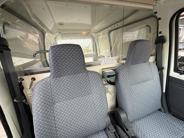 ハイゼットカーゴ キッチンカー仕様４ＷＤ２シーターブラインド　４ＷＤキッチンカー仕様　Ｗシンク　給排水タンク　電動給水ポンプ　換気扇　パッションピンク　バッテリーカットスイッチ（44枚目）