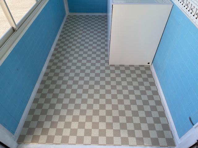 ダイナトラック キッチンカー　キッチンカー仕様　Ｗ２６００ＸＨ９７０アルミサッシ窓　Ｗシンク内新品２００ＬＸ２給排水タンク　新品電動給水ポンプ　レール式ＬＥＤスポット　新品換気扇カバー付属　新品フロアー張替施工リフォーム後未使用（23枚目）