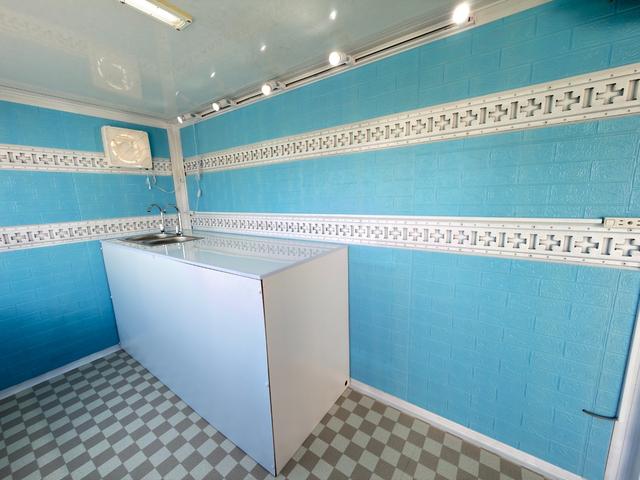 ダイナトラック キッチンカー　キッチンカー仕様　Ｗ２６００ＸＨ９７０アルミサッシ窓　Ｗシンク内新品２００ＬＸ２給排水タンク　新品電動給水ポンプ　レール式ＬＥＤスポット　新品換気扇カバー付属　新品フロアー張替施工リフォーム後未使用（26枚目）