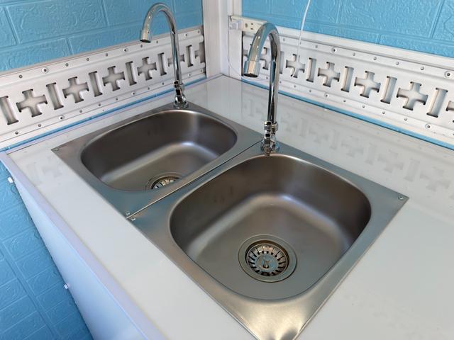 ダイナトラック キッチンカー　キッチンカー仕様　Ｗ２６００ＸＨ９７０アルミサッシ窓　Ｗシンク内新品２００ＬＸ２給排水タンク　新品電動給水ポンプ　レール式ＬＥＤスポット　新品換気扇カバー付属　新品フロアー張替施工リフォーム後未使用（29枚目）