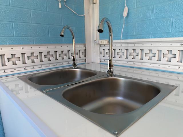 ダイナトラック キッチンカー　キッチンカー仕様　Ｗ２６００ＸＨ９７０アルミサッシ窓　Ｗシンク内新品２００ＬＸ２給排水タンク　新品電動給水ポンプ　レール式ＬＥＤスポット　新品換気扇カバー付属　新品フロアー張替施工リフォーム後未使用（30枚目）