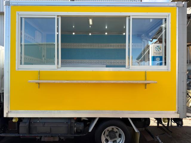ダイナトラック キッチンカー　キッチンカー仕様　Ｗ２６００ＸＨ９７０アルミサッシ窓　Ｗシンク内新品２００ＬＸ２給排水タンク　新品電動給水ポンプ　レール式ＬＥＤスポット　新品換気扇カバー付属　新品フロアー張替施工リフォーム後未使用（40枚目）