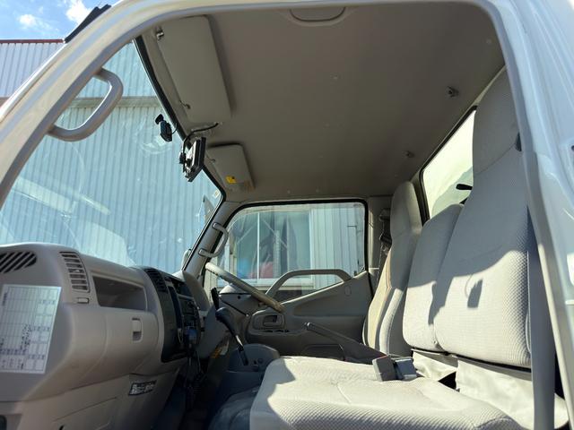 ダイナトラック キッチンカー　キッチンカー仕様　Ｗ２６００ＸＨ９７０アルミサッシ窓　Ｗシンク内新品２００ＬＸ２給排水タンク　新品電動給水ポンプ　レール式ＬＥＤスポット　新品換気扇カバー付属　新品フロアー張替施工リフォーム後未使用（45枚目）