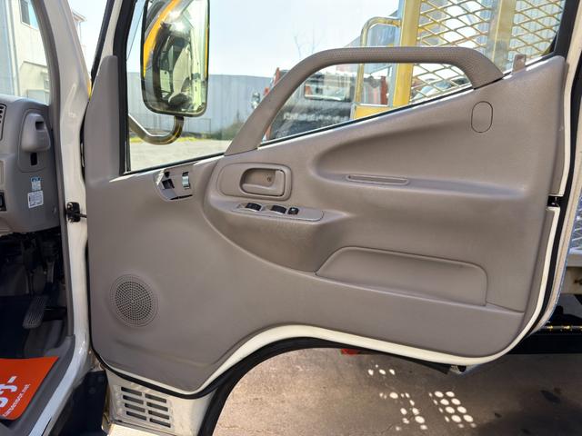 ダイナトラック キッチンカー　キッチンカー仕様　Ｗ２６００ＸＨ９７０アルミサッシ窓　Ｗシンク内新品２００ＬＸ２給排水タンク　新品電動給水ポンプ　レール式ＬＥＤスポット　新品換気扇カバー付属　新品フロアー張替施工リフォーム後未使用（52枚目）