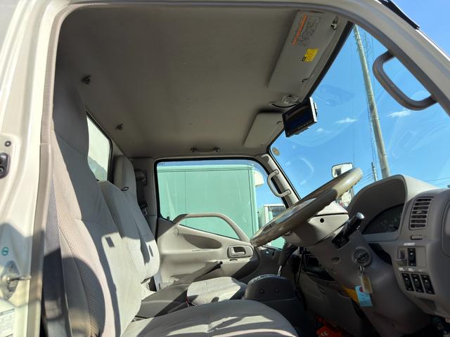 ダイナトラック キッチンカー　キッチンカー仕様　Ｗ２６００ＸＨ９７０アルミサッシ窓　Ｗシンク内新品２００ＬＸ２給排水タンク　新品電動給水ポンプ　レール式ＬＥＤスポット　新品換気扇カバー付属　新品フロアー張替施工リフォーム後未使用（54枚目）