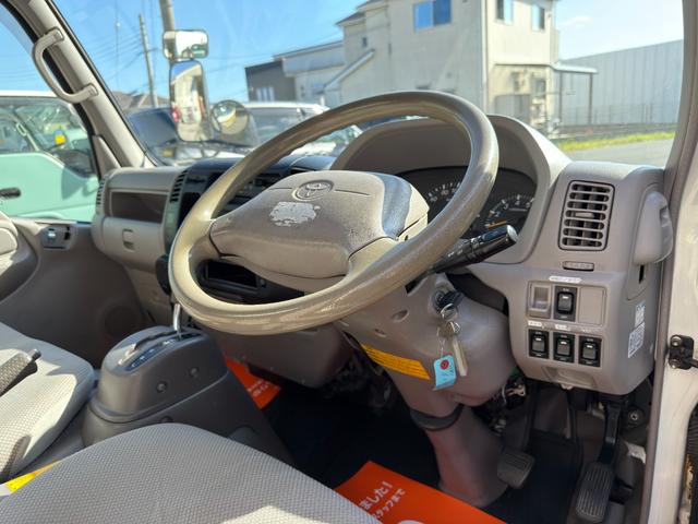 ダイナトラック キッチンカー　キッチンカー仕様　Ｗ２６００ＸＨ９７０アルミサッシ窓　Ｗシンク内新品２００ＬＸ２給排水タンク　新品電動給水ポンプ　レール式ＬＥＤスポット　新品換気扇カバー付属　新品フロアー張替施工リフォーム後未使用（57枚目）