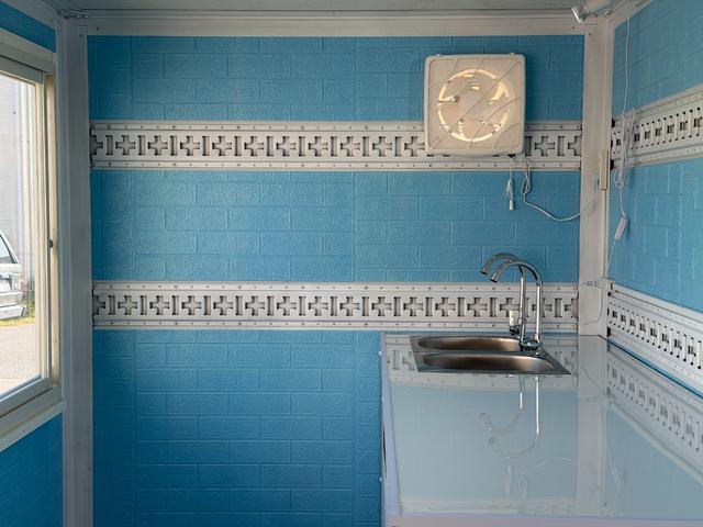 ダイナトラック キッチンカー　キッチンカー仕様　Ｗ２６００ＸＨ９７０アルミサッシ窓　Ｗシンク内新品２００ＬＸ２給排水タンク　新品電動給水ポンプ　レール式ＬＥＤスポット　新品換気扇カバー付属　新品フロアー張替施工リフォーム後未使用（79枚目）