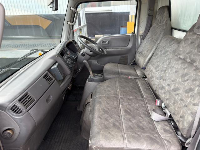 タイタンダッシュ キッチンカー W2600XH970アルミサッシ窓 Wシンク内新品200L給排水タンク新品電動給水ポンプ レール式LEDスポットライト 新品換気扇防水カバー付 新品フロアー張替え施工ロックブラック壁リフォーム後未使用(42枚目)