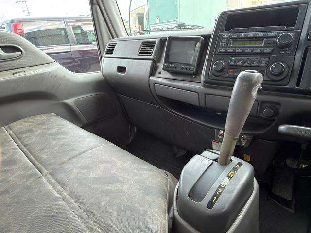 タイタンダッシュ キッチンカー W2600XH970アルミサッシ窓 Wシンク内新品200L給排水タンク新品電動給水ポンプ レール式LEDスポットライト 新品換気扇防水カバー付 新品フロアー張替え施工ロックブラック壁リフォーム後未使用(55枚目)