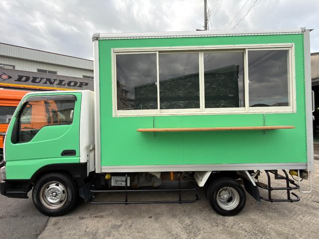 タイタンダッシュ キッチンカー W2600XH970アルミサッシ窓 Wシンク内新品200L給排水タンク新品電動給水ポンプ レール式LEDスポットライト 新品換気扇防水カバー付 新品フロアー張替え施工ロックブラック壁リフォーム後未使用(59枚目)
