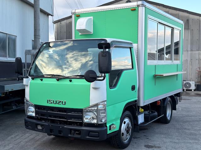 エルフトラック ４ＷＤキッチンカー　Ｗ２６００ＸＨ９７０アルミサッシ窓Ｗシンク内新品２００Ｌ給排水タンク新品電動給水ポンプ　レール式ＬＥＤスポットライト新品換気扇　防水カバー付　新品フロアー張替施工　ロックブラック壁　リフォーム後未使用（5枚目）