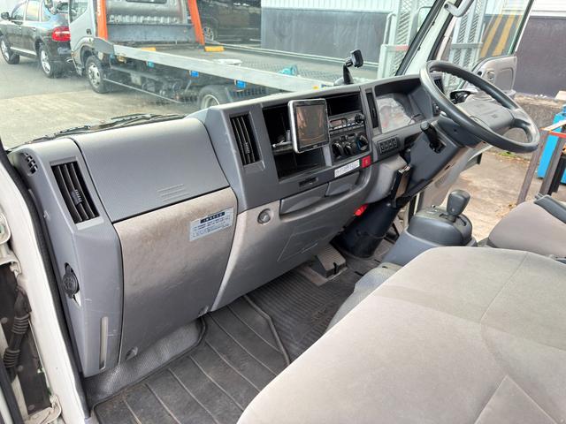 エルフトラック ４ＷＤキッチンカー　Ｗ２６００ＸＨ９７０アルミサッシ窓Ｗシンク内新品２００Ｌ給排水タンク新品電動給水ポンプ　レール式ＬＥＤスポットライト新品換気扇　防水カバー付　新品フロアー張替施工　ロックブラック壁　リフォーム後未使用（43枚目）