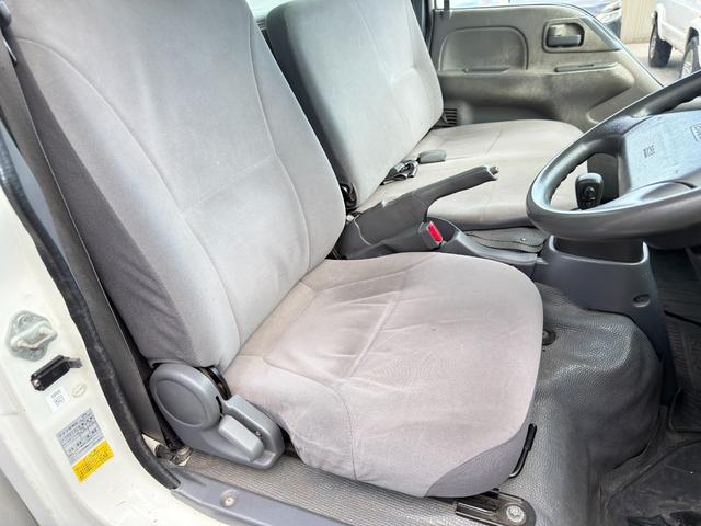 エルフトラック ４ＷＤキッチンカー　Ｗ２６００ＸＨ９７０アルミサッシ窓Ｗシンク内新品２００Ｌ給排水タンク新品電動給水ポンプ　レール式ＬＥＤスポットライト新品換気扇　防水カバー付　新品フロアー張替施工　ロックブラック壁　リフォーム後未使用（46枚目）