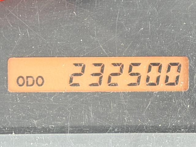 エルフトラック ４ＷＤキッチンカー　Ｗ２６００ＸＨ９７０アルミサッシ窓Ｗシンク内新品２００Ｌ給排水タンク新品電動給水ポンプ　レール式ＬＥＤスポットライト新品換気扇　防水カバー付　新品フロアー張替施工　ロックブラック壁　リフォーム後未使用（57枚目）