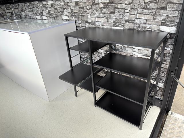 エルフトラック ４ＷＤキッチンカー　Ｗ２６００ＸＨ９７０アルミサッシ窓Ｗシンク内新品２００Ｌ給排水タンク新品電動給水ポンプ　レール式ＬＥＤスポットライト新品換気扇　防水カバー付　新品フロアー張替施工　ロックブラック壁　リフォーム後未使用（75枚目）