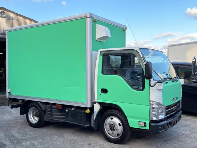エルフトラック ４ＷＤキッチンカー　Ｗ２６００ＸＨ９７０アルミサッシ窓Ｗシンク内新品２００Ｌ給排水タンク新品電動給水ポンプ　レール式ＬＥＤスポットライト新品換気扇　防水カバー付　新品フロアー張替施工　ロックブラック壁　リフォーム後未使用（78枚目）