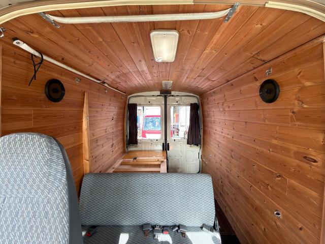 ダイナアーバンサポーター 　４ＷＤ　３．０Ｌディーゼル　５名乗車　８ナンバー　キャンピングカーベース　キッチンカーベース　トランポベース　ウオークスルー　ＮＯＸ／ＰＭ規制適合　リアヒーター装備　作業台兼用ベッド折り畳み式（32枚目）