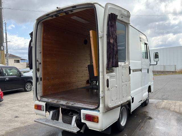 ダイナアーバンサポーター 　４ＷＤ　３．０Ｌディーゼル　５名乗車　８ナンバー　キャンピングカーベース　キッチンカーベース　トランポベース　ウオークスルー　ＮＯＸ／ＰＭ規制適合　リアヒーター装備　作業台兼用ベッド折り畳み式（50枚目）