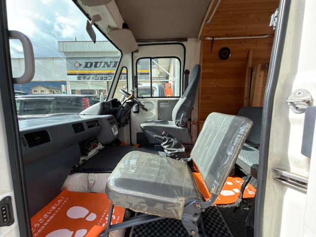 ダイナアーバンサポーター 　４ＷＤ　３．０Ｌディーゼル　５名乗車　８ナンバー　キャンピングカーベース　キッチンカーベース　トランポベース　ウオークスルー　ＮＯＸ／ＰＭ規制適合　リアヒーター装備　作業台兼用ベッド折り畳み式（55枚目）