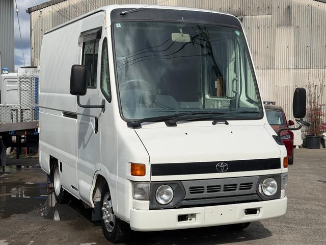 ダイナアーバンサポーター 　４ＷＤ　３．０Ｌディーゼル　５名乗車　８ナンバー　キャンピングカーベース　キッチンカーベース　トランポベース　ウオークスルー　ＮＯＸ／ＰＭ規制適合　リアヒーター装備　作業台兼用ベッド折り畳み式（59枚目）